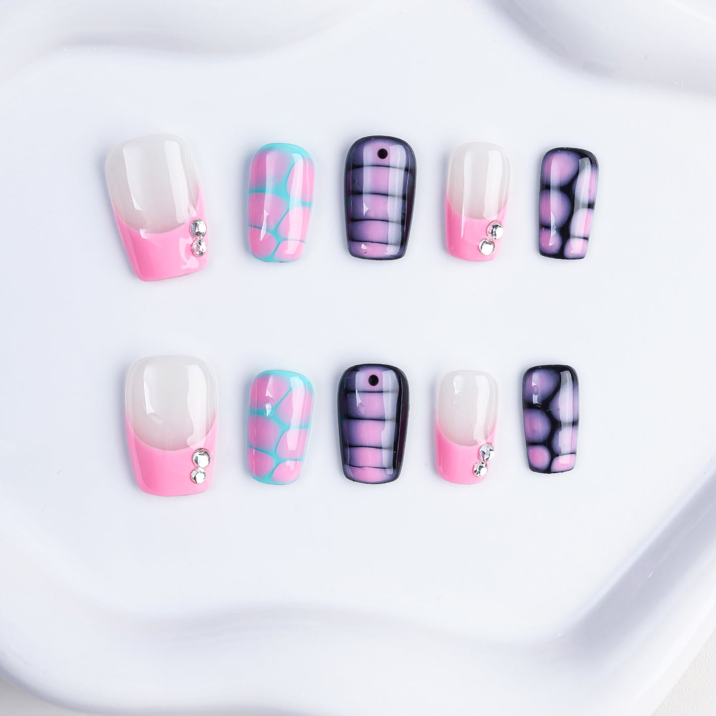 New Arrival High Quality Short Fashionable 100% Handmade Salon Soft Gel Press on Nails Acrylic False Coffin Nails for Women