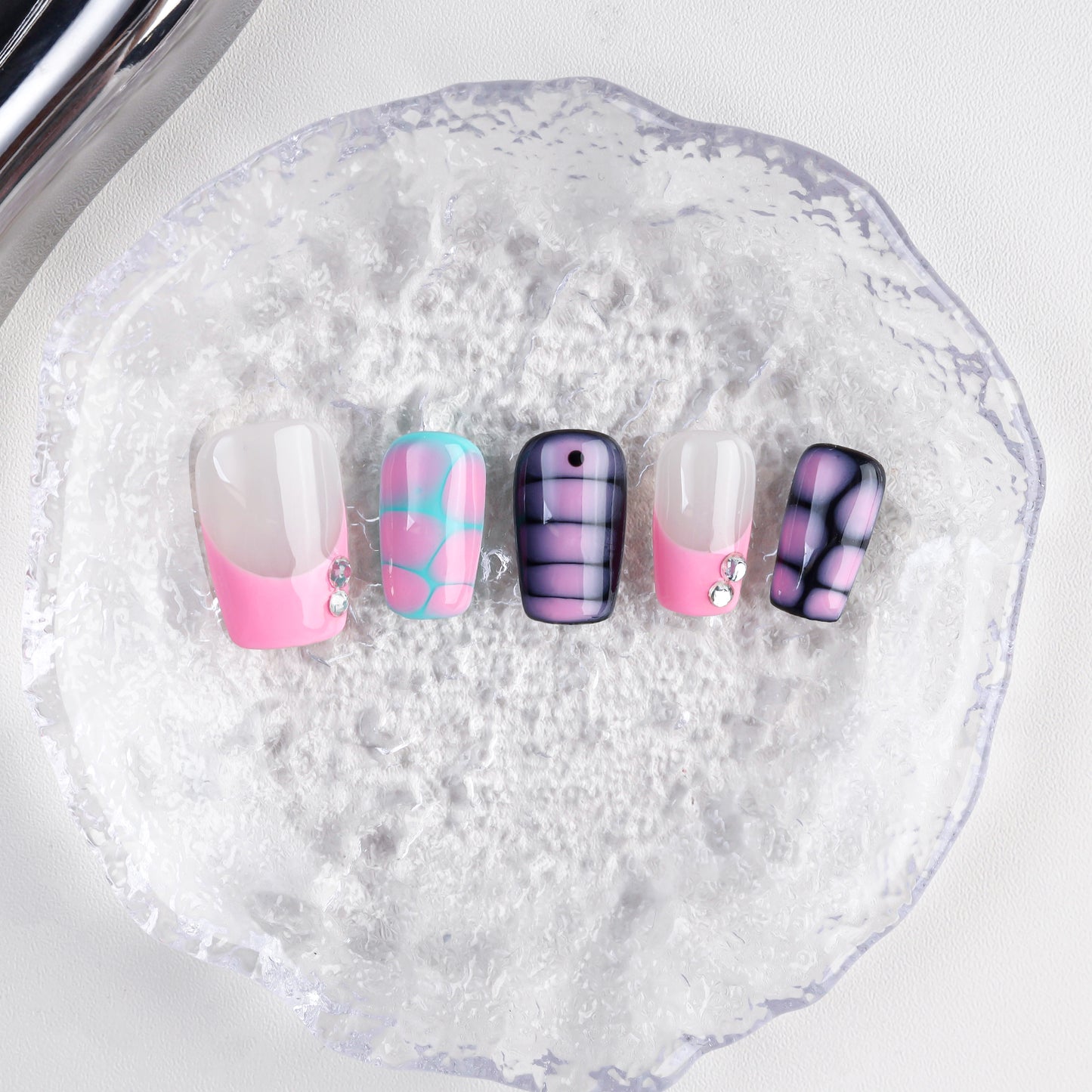 New Arrival High Quality Short Fashionable 100% Handmade Salon Soft Gel Press on Nails Acrylic False Coffin Nails for Women