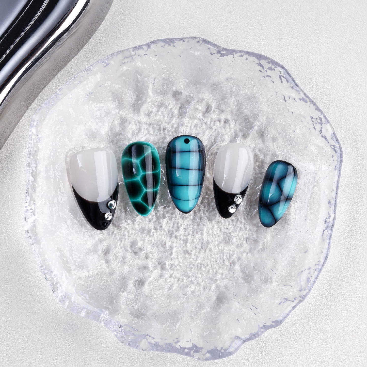 French Handmade Press Fake Nails Green Snake Pattern Reusable False Fingernails with Rhinestone Wholesale Artificial Nails