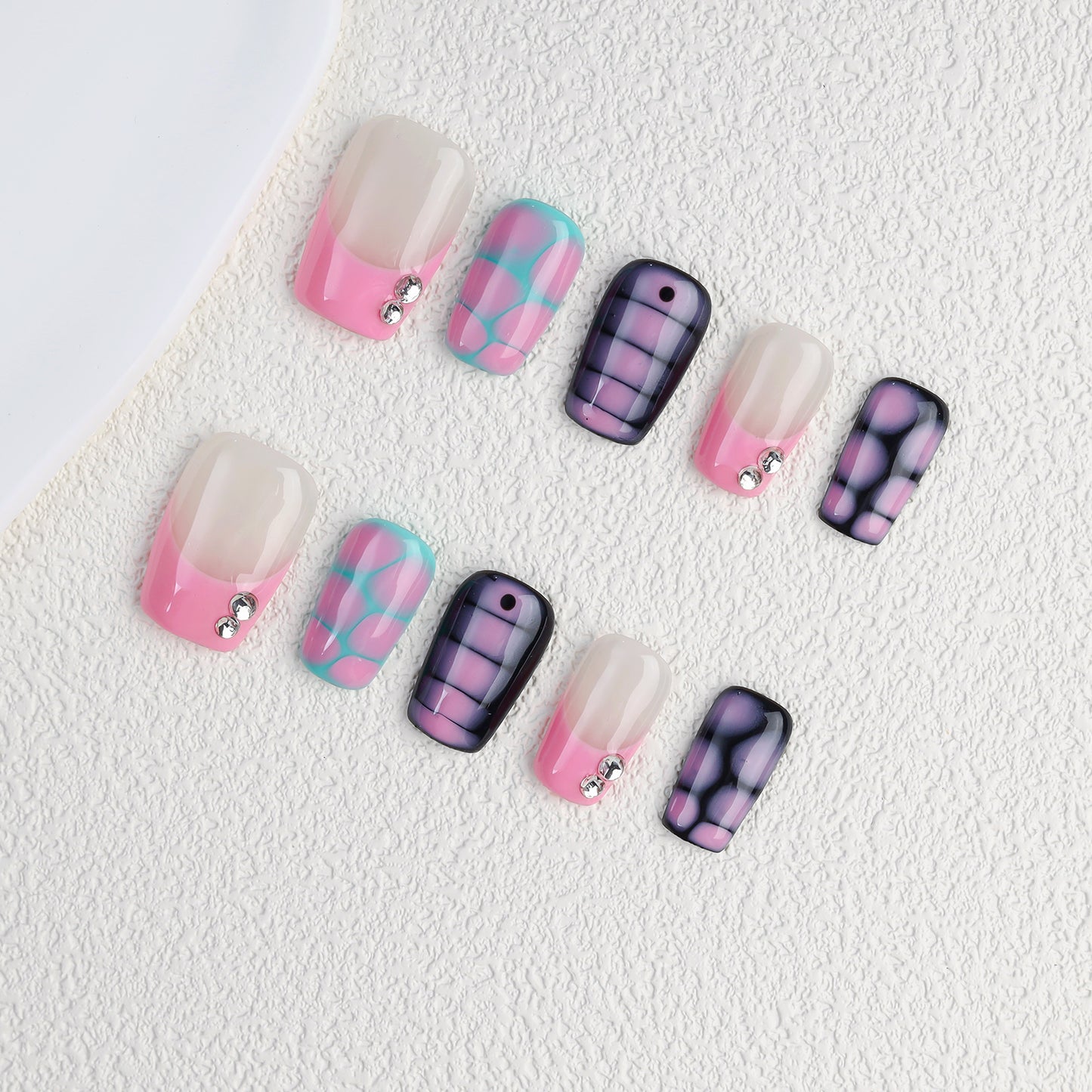 New Arrival High Quality Short Fashionable 100% Handmade Salon Soft Gel Press on Nails Acrylic False Coffin Nails for Women