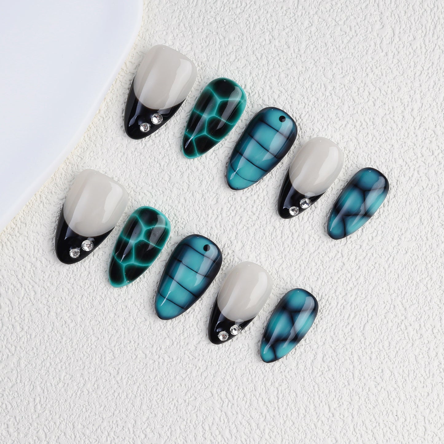 French Handmade Press Fake Nails Green Snake Pattern Reusable False Fingernails with Rhinestone Wholesale Artificial Nails