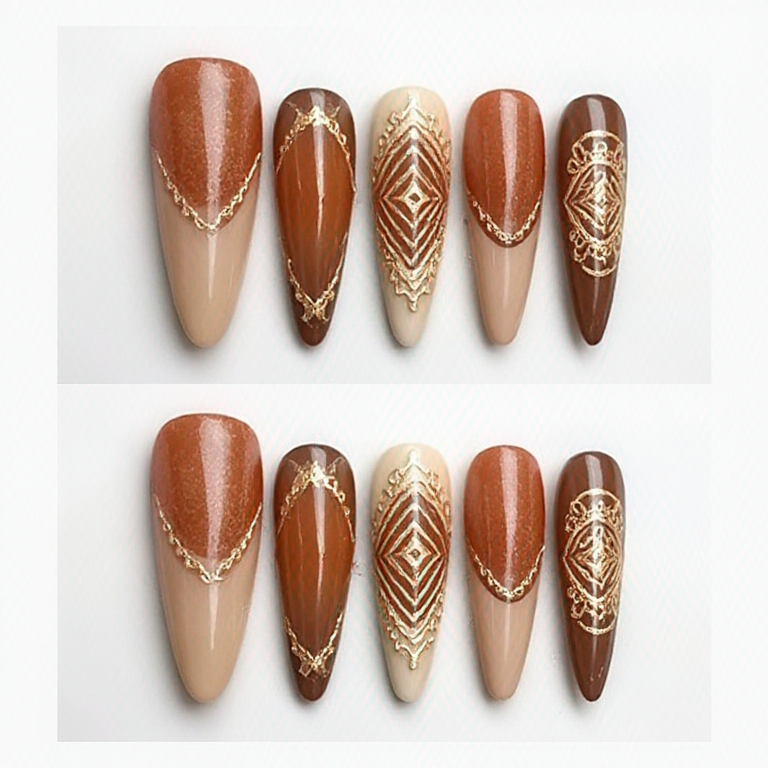 Stiletto - Customized Nail Art