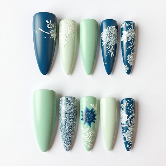 Stiletto - Customized Nail Art